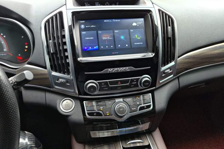 Used Haval H9 2020 2.0T Gasoline 4WD Smart Enjoyment Version 5 Seats Audio And AC Panel