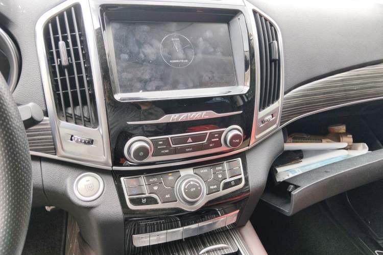 Used Haval H9 2020 2.0T Gasoline 4x4 Luxury 7-Seater Audio And AC Panel
