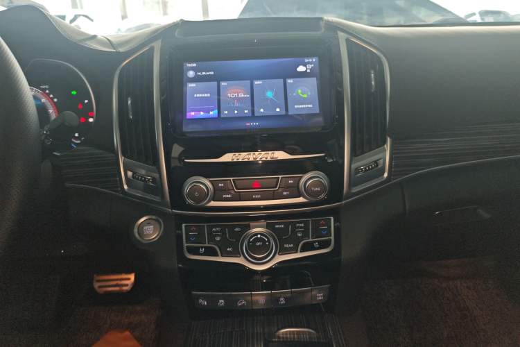 Used Haval H9 2020 2.0T Gasoline 4WD Premium Edition 5 Seats Audio And AC Panel