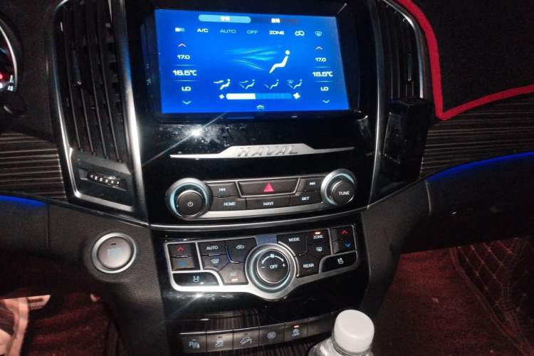 Used Haval H9 2020 2.0T Gasoline 4x4 Luxury 7-Seater Audio And AC Panel