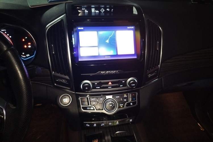 Used Haval H9 2020 2.0T Gasoline 4WD Premium Edition 5 Seats Audio And AC Panel