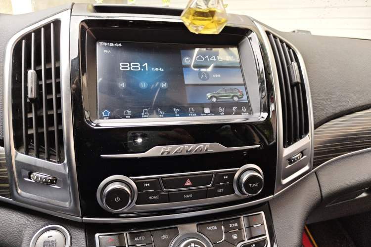 Used Haval H9 2020 2.0T Gasoline 4x4 Luxury 7-Seater Audio And AC Panel