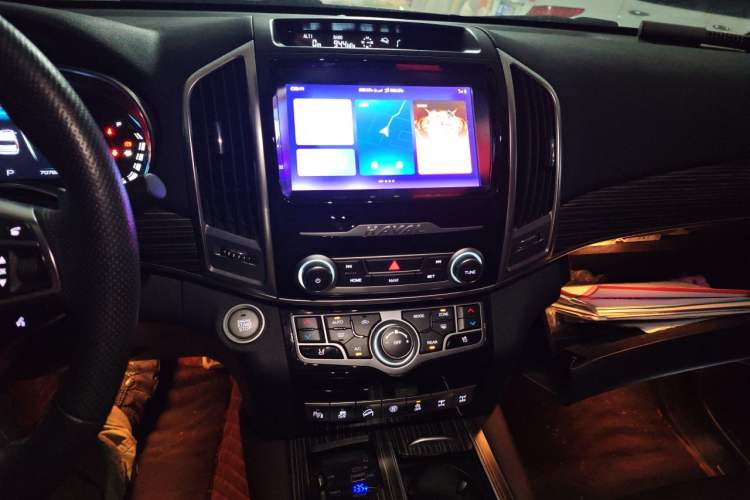 Used Haval H9 2020 2.0T Gasoline 4x4 Luxury 7-Seater Audio And AC Panel