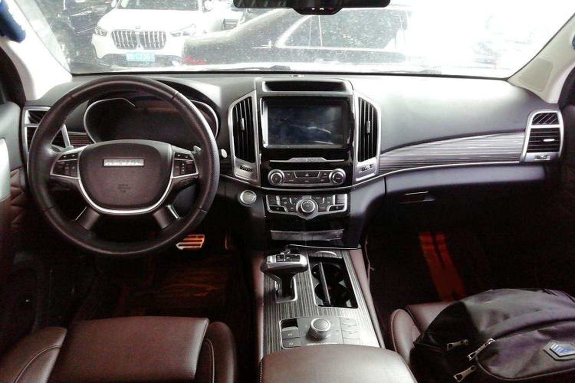 Used Haval H9 2020 2.0T Gasoline 4WD Premium Edition 5 Seats Center Console