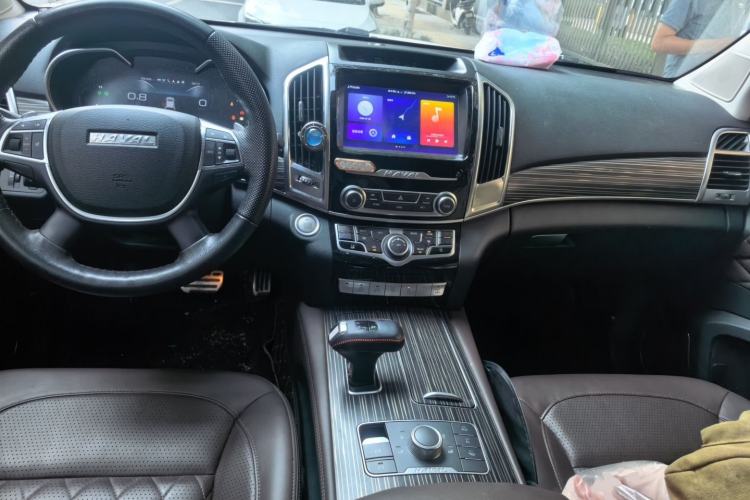 Used Haval H9 2020 2.0T Gasoline 4x4 Luxury 7-Seater Center Console