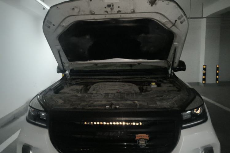 Used Haval H9 2020 2.0T Gasoline 4x4 Luxury 7-Seater Engine Bay