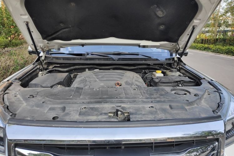 Used Haval H9 2020 2.0T Gasoline 4x4 Prestige 7-Seater Engine Bay