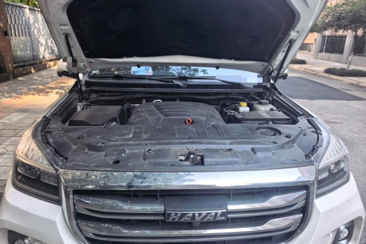 Used Haval H9 2020 2.0T Gasoline 4x4 Luxury 7-Seater Engine Bay