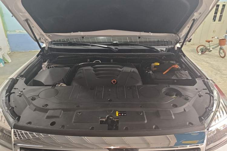 Used Haval H9 2020 2.0T Gasoline 4x4 Luxury 7-Seater Engine Bay