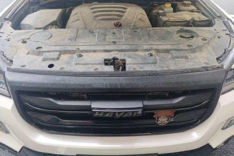 Used Haval H9 2020 2.0T Gasoline 4x4 Luxury 7-Seater Engine Bay