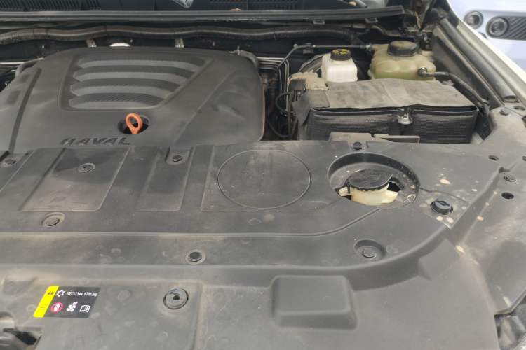 Used Haval H9 2020 2.0T Gasoline 4x4 Luxury 7-Seater Engine Bay Left