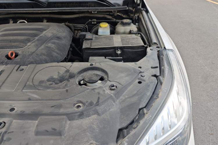 Used Haval H9 2020 2.0T Gasoline 4x4 Luxury 7-Seater Engine Bay Left