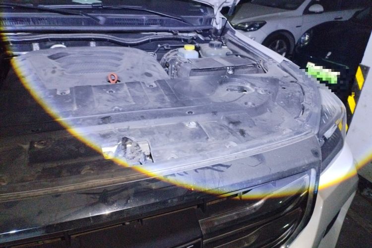 Used Haval H9 2020 2.0T Gasoline 4x4 Luxury 7-Seater Engine Bay Left