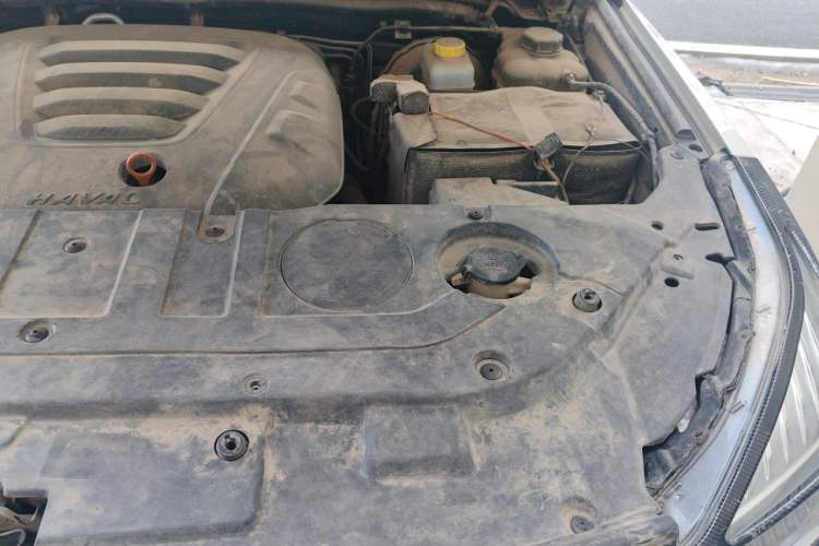 Used Haval H9 2020 2.0T Gasoline 4x4 Luxury 7-Seater Engine Bay Left