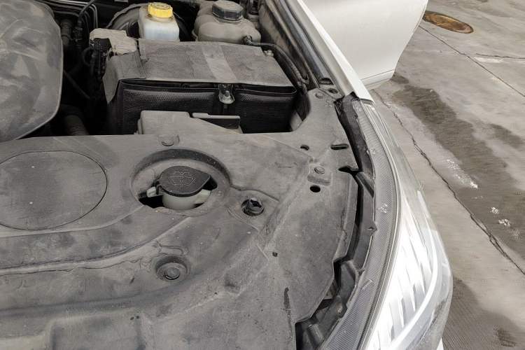 Used Haval H9 2020 2.0T Gasoline 4x4 Luxury 7-Seater Engine Bay Left