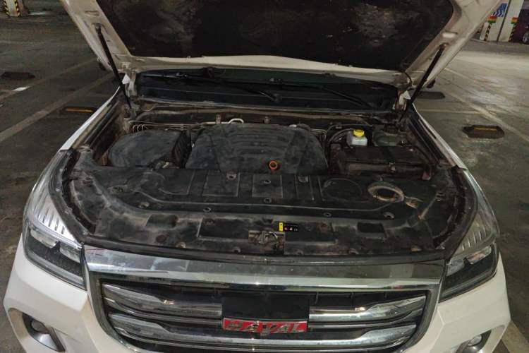 Used Haval H9 2020 2.0T Gasoline 4x4 Luxury 7-Seater Engine Bay