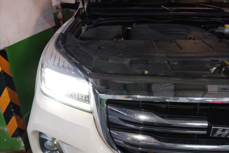 Used Haval H9 2020 2.0T Gasoline 4x4 Prestige 7-Seater Engine Bay Right