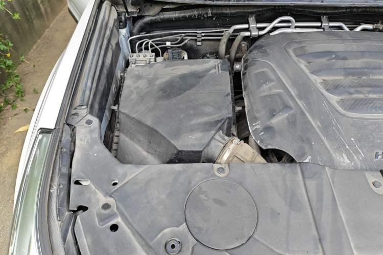Used Haval H9 2020 2.0T Gasoline 4x4 Luxury 7-Seater Engine Bay Right