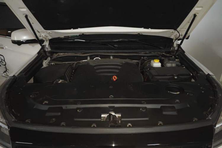 Used Haval H9 2020 2.0T Gasoline 4WD Premium Edition 5 Seats Engine Bay
