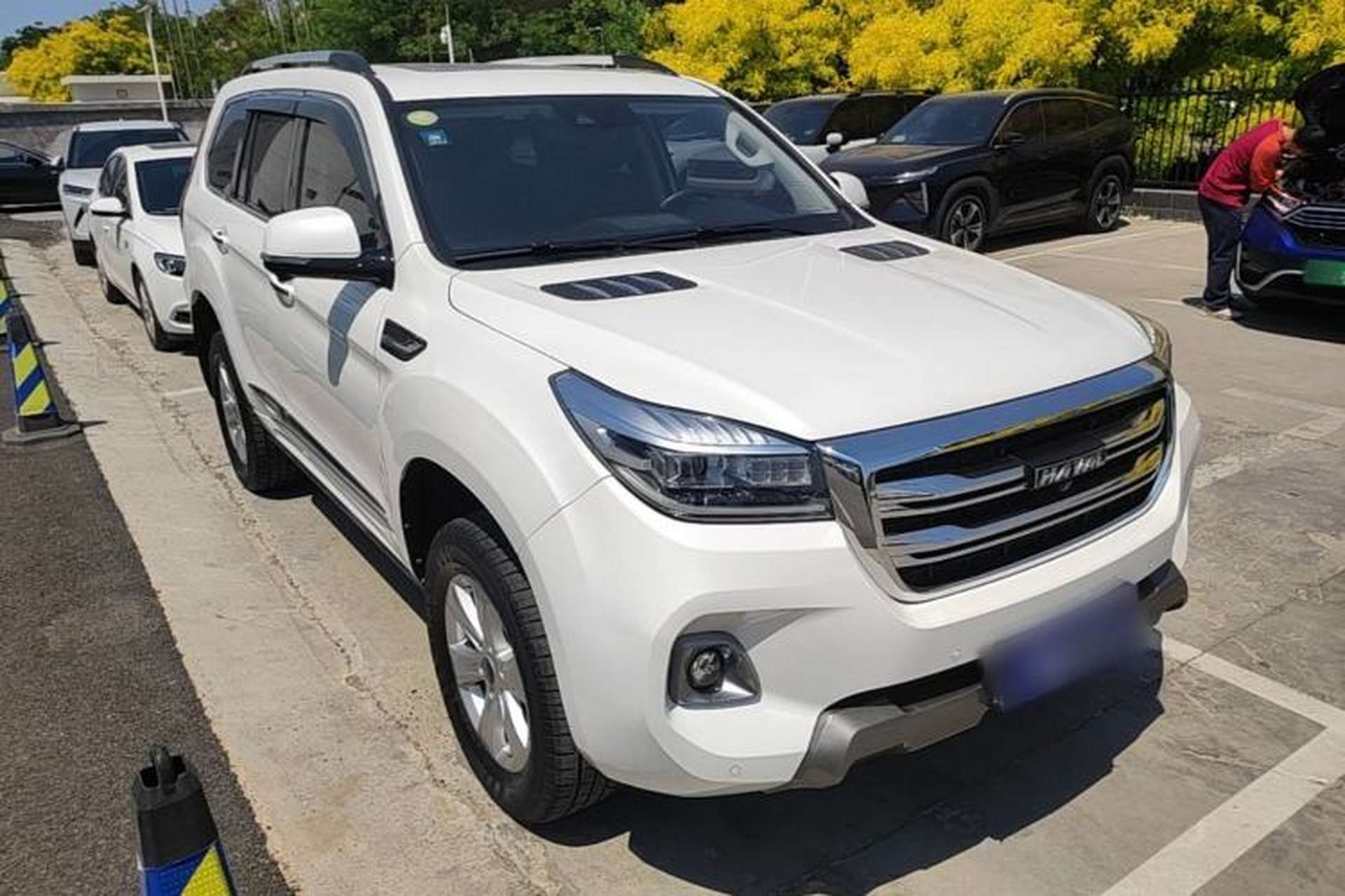 Used Haval H9 2020 2.0T Gasoline 4WD Premium Edition 5 Seats Front Right 45 Deg