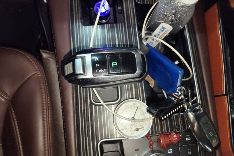 Used Haval H9 2020 2.0T Gasoline 4x4 Luxury 7-Seater Gear Lever