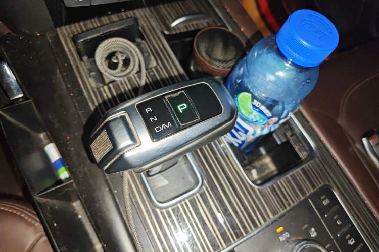 Used Haval H9 2020 2.0T Gasoline 4x4 Luxury 7-Seater Gear Lever
