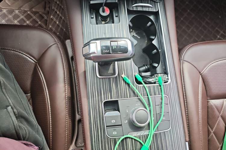 Used Haval H9 2020 2.0T Gasoline 4x4 Luxury 7-Seater Gear Lever