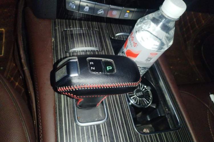 Used Haval H9 2020 2.0T Gasoline 4x4 Luxury 7-Seater Gear Lever