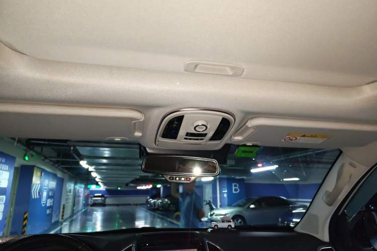 Used Haval H9 2020 2.0T Gasoline 4x4 Luxury 7-Seater Headliner