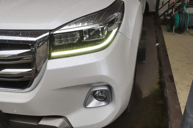 Used Haval H9 2020 2.0T Gasoline 4WD Premium Edition 5 Seats Left Front Headlight