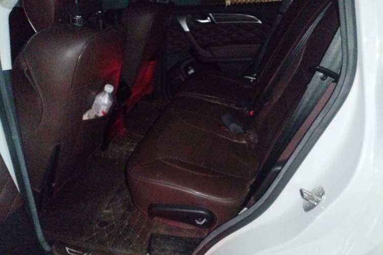 Used Haval H9 2020 2.0T Gasoline 4x4 Luxury 7-Seater Left Rear Seat