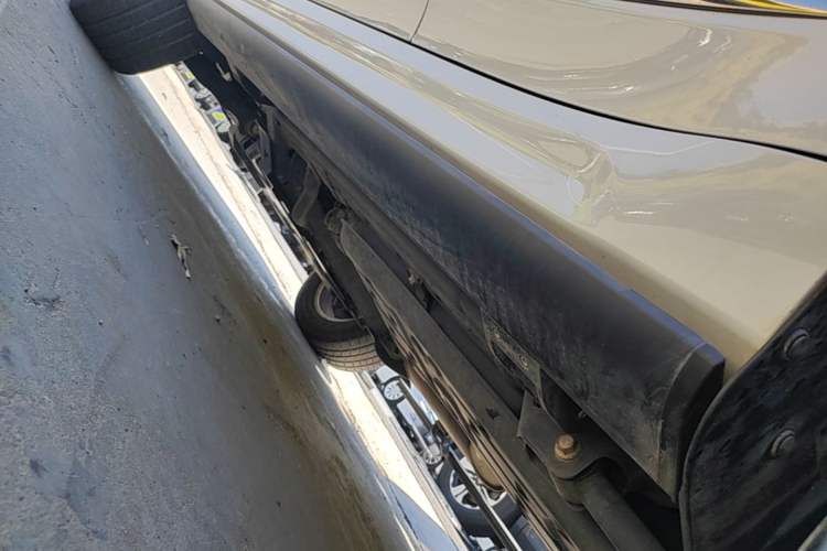Used Haval H9 2020 2.0T Gasoline 4WD Premium Edition 5 Seats Left Side Sill