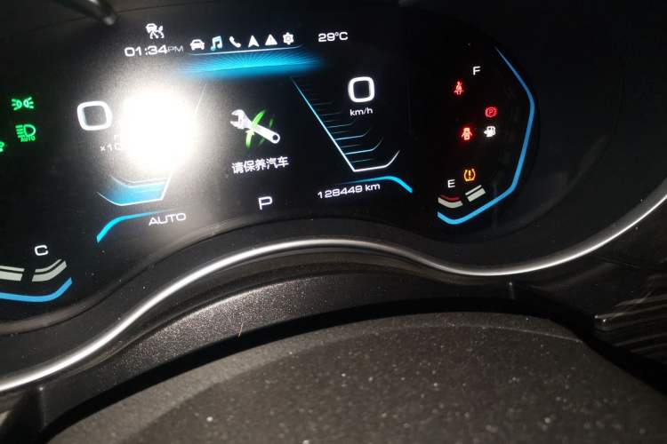Used Haval H9 2020 2.0T Gasoline 4WD Premium Edition 5 Seats Odometer Close Up