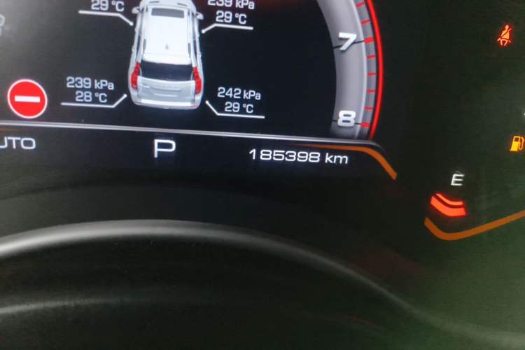 Used Haval H9 2020 2.0T Gasoline 4WD Premium Edition 5 Seats Odometer Close Up