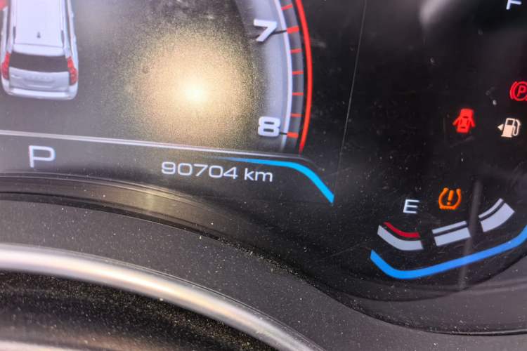 Used Haval H9 2020 2.0T Gasoline 4WD Premium Edition 5 Seats Odometer Close Up