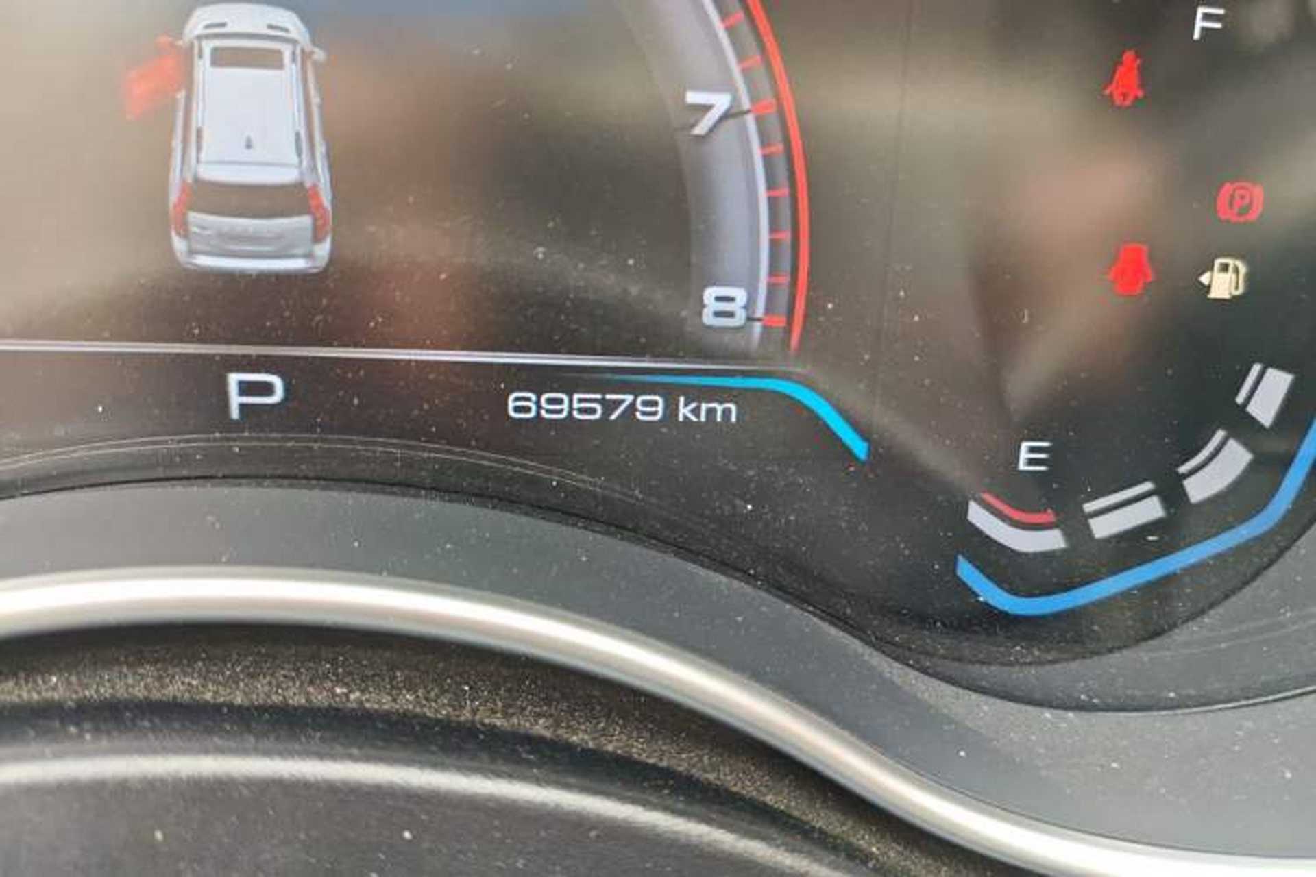 Used Haval H9 2020 2.0T Gasoline 4x4 Luxury 7-Seater Odometer Close Up