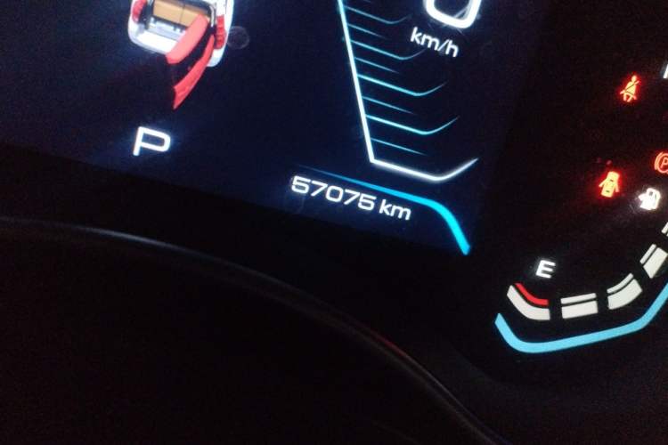 Used Haval H9 2020 2.0T Gasoline 4x4 Luxury 7-Seater Odometer Close Up