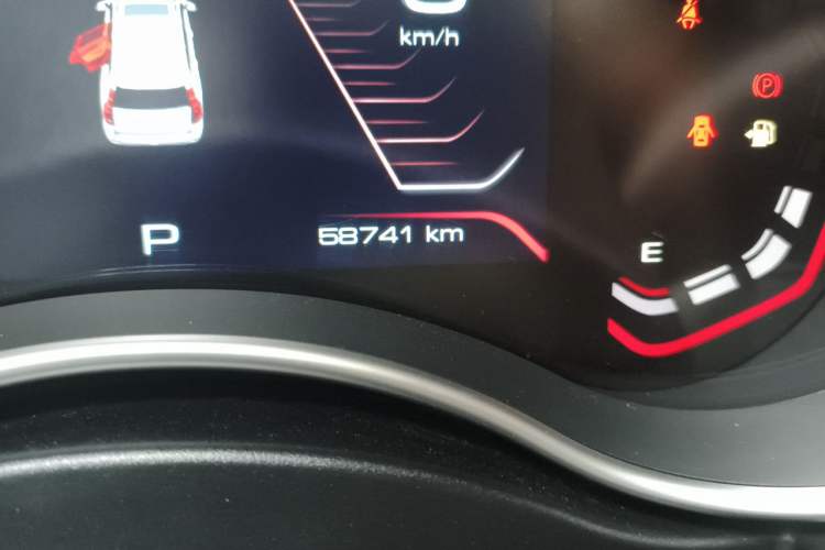 Used Haval H9 2020 2.0T Gasoline 4WD Premium Edition 5 Seats Odometer Close Up