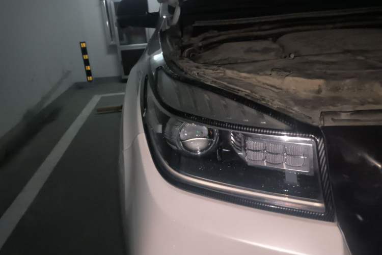 Used Haval H9 2020 2.0T Gasoline 4x4 Luxury 7-Seater Right Front Headlight