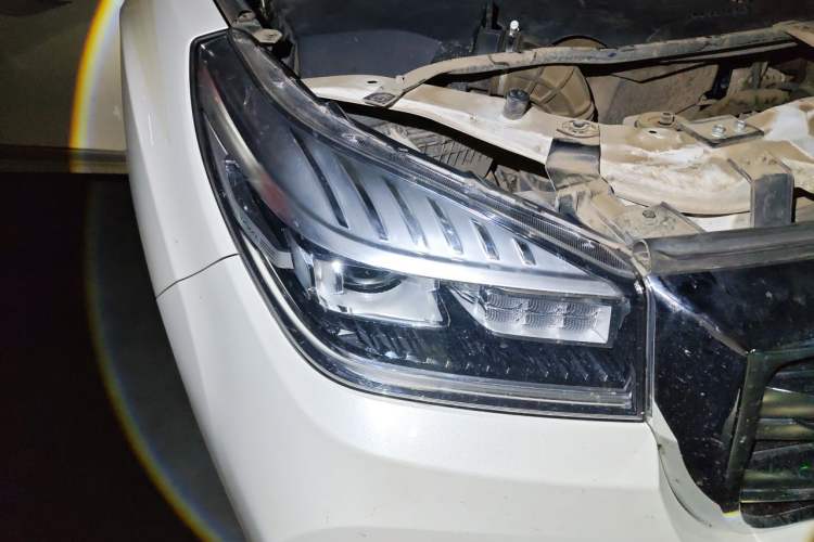Used Haval H9 2020 2.0T Gasoline 4x4 Luxury 7-Seater Right Front Headlight