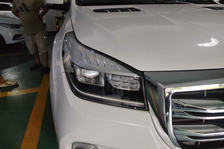 Used Haval H9 2020 2.0T Gasoline 4x4 Elite Version 5 Seats Right Front Headlight
