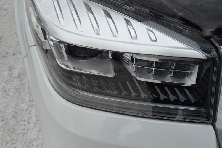 Used Haval H9 2020 2.0T Gasoline 4WD Premium Edition 5 Seats Right Front Headlight
