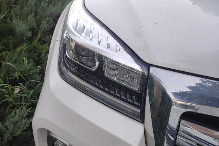 Used Haval H9 2020 2.0T Gasoline 4WD Premium Edition 5 Seats Right Front Headlight
