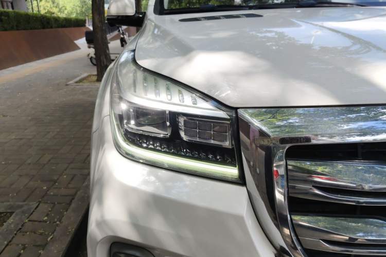 Used Haval H9 2020 2.0T Gasoline 4x4 Luxury 7-Seater Right Front Headlight