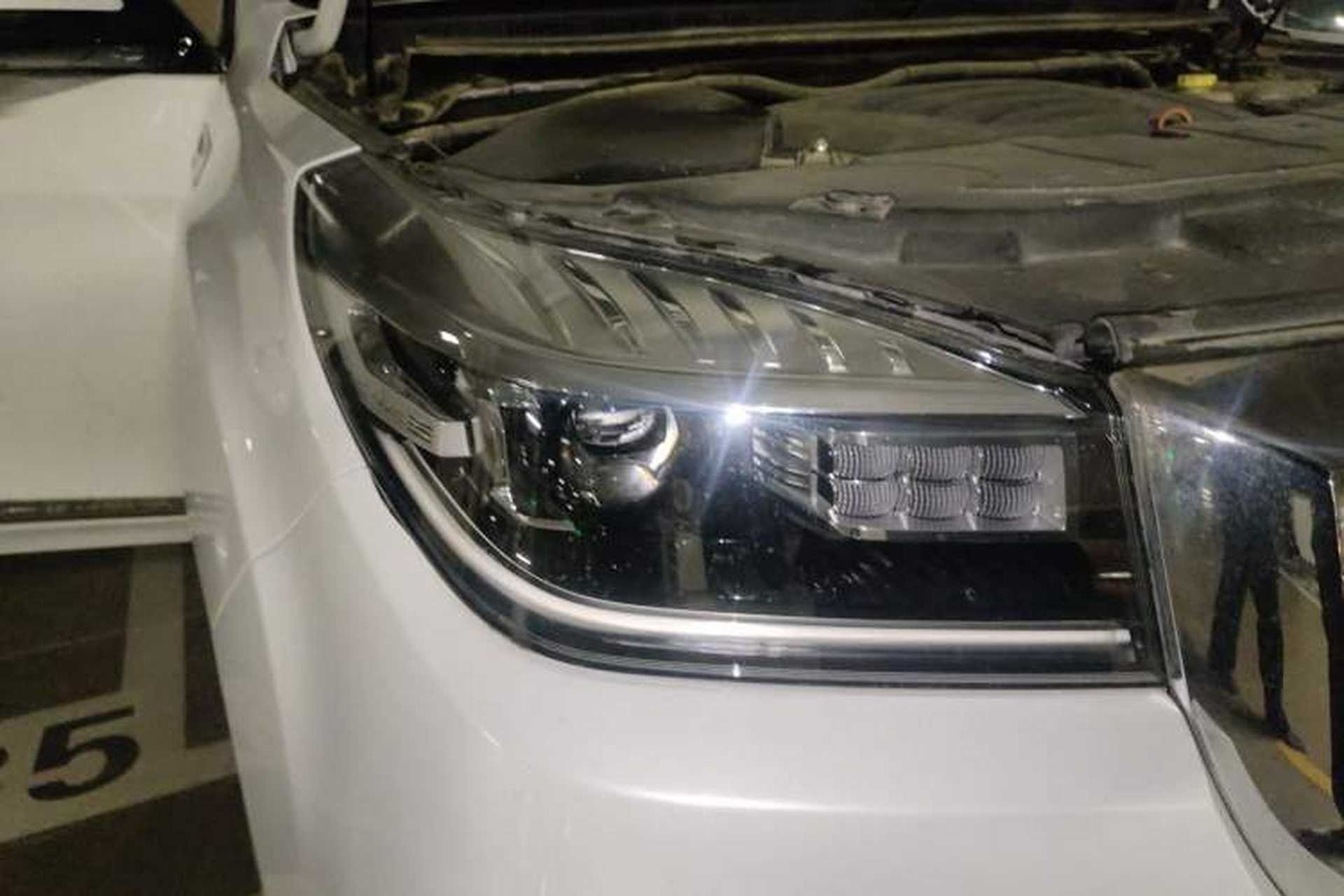 Used Haval H9 2020 2.0T Gasoline 4WD Premium Edition 5 Seats Right Front Headlight