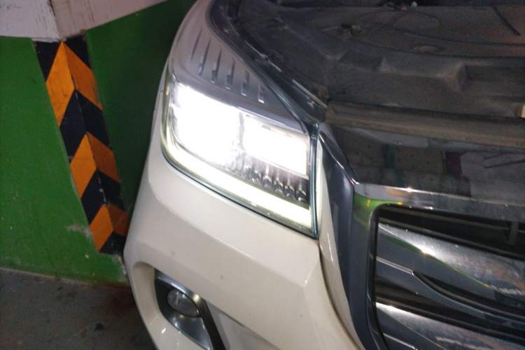 Used Haval H9 2020 2.0T Gasoline 4x4 Prestige 7-Seater Right Front Headlight