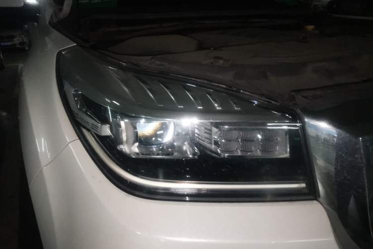 Used Haval H9 2020 2.0T Gasoline 4WD Premium Edition 5 Seats Right Front Headlight
