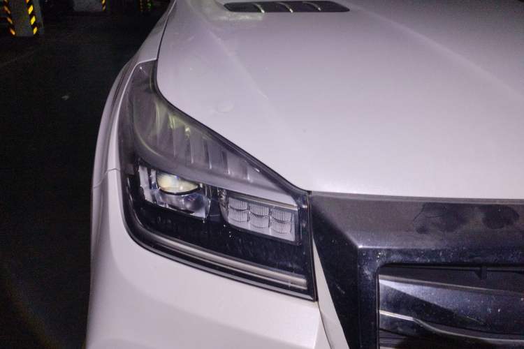 Used Haval H9 2020 2.0T Gasoline 4x4 Luxury 7-Seater Right Front Headlight