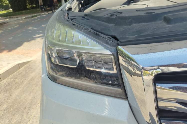 Used Haval H9 2020 2.0T Gasoline 4x4 Luxury 7-Seater Right Front Headlight