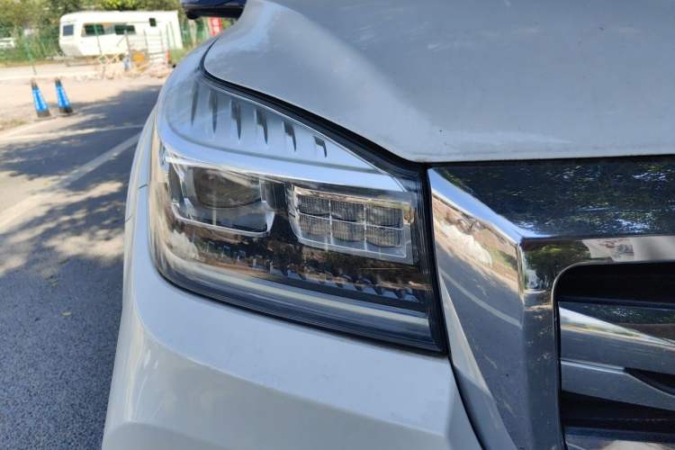 Used Haval H9 2020 2.0T Gasoline 4x4 Luxury 7-Seater Right Front Headlight